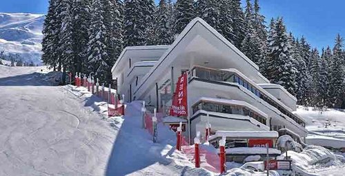 Das Chalet & Apart Hochfügen stellt alles bereit was das Skifahrer-Herz begehrt. Chalet & Apart Hochfügen Skiurlaub Winter Tiefschnee Zillertal Skihütte Einkehren
