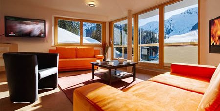 Die Wohnräume im Chalet Apart Hotel sind großzügig und gemütlich. Hotel Chalet Apart Hochfügen Wohnbereich Hotelzimmer