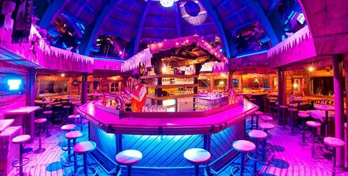 In der Apres-Ski Bar Gogola Alm lässt es sich bestens nach dem Skifahren feiern! Apres-Ski Bar Gogola Alm Skigebiet Hochfügen Berghotel Hochfügen Apres-Ski