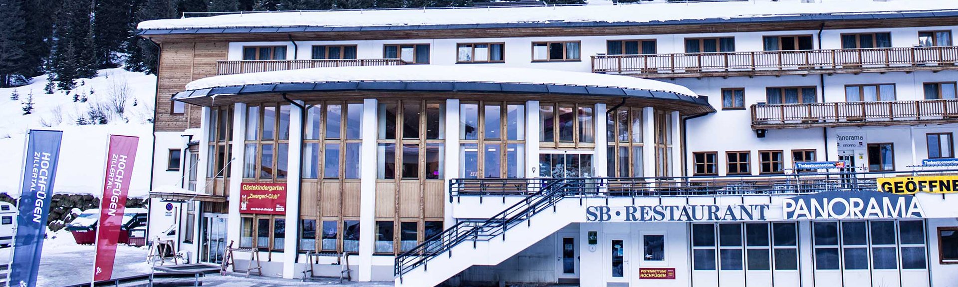 Das Hotel Panorama in Hochfügen im Zillertal Urlaub Unterkunft buchen Tirol Winterferien