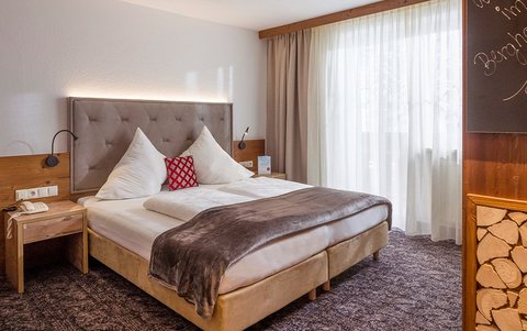 Berghotel Hochfügen Zimmerangebot Hotelübernachtung Doppelzimmer Zillertal